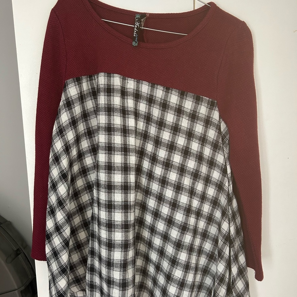 ANDREE BY UNIT Burgundy/Houndstooth Top